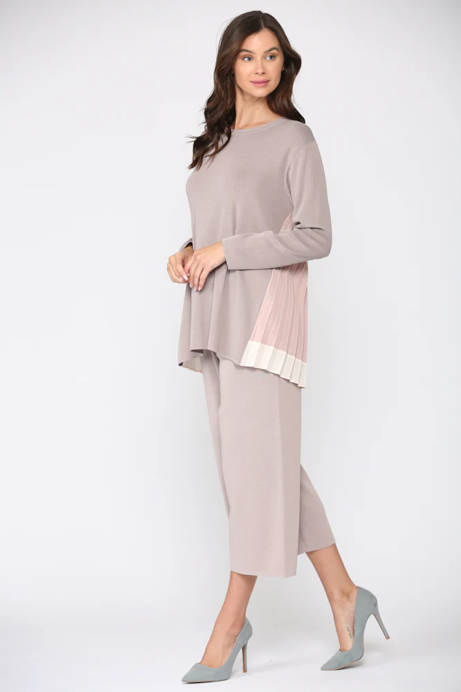 Summa Knitted Rib with Accordian Pleating Back - Image 11